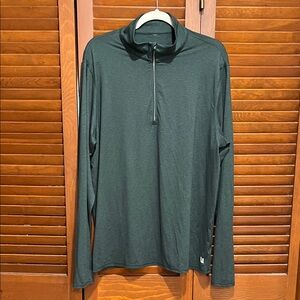 Vuori men’s clear view seamless deep green lightweight 1/4 zip